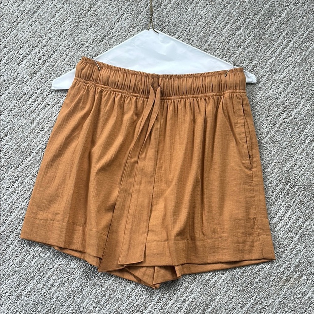 Women’s linen drawstring shorts